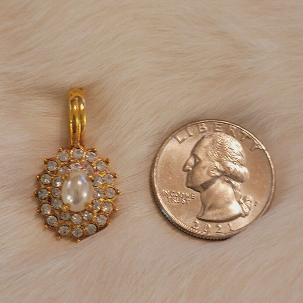 Vintage Roman Rhinestone Pendant Victorian Cabochon Gold Tone Signed 6292 - Picture 5 of 7